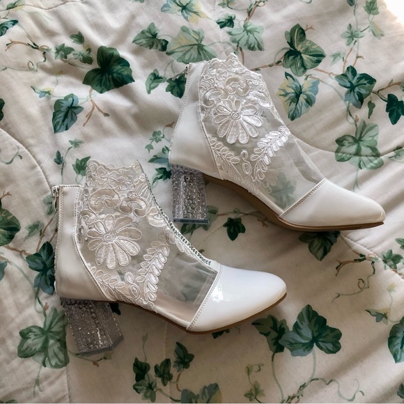 Vintage style white mesh floral print boot heels (3 in.) - Picture 1 of 9